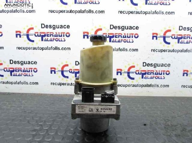 Bomba direccion 8200520790 de renault