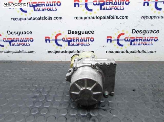 Bomba direccion 8200520790 de renault