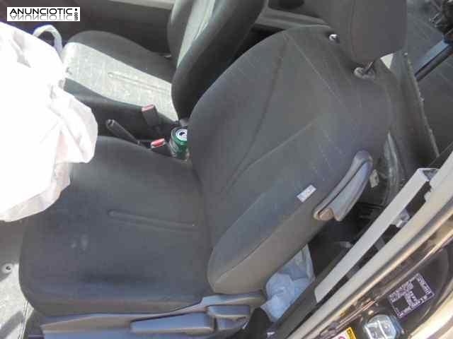 Asiento delantero izquierdo 3692035