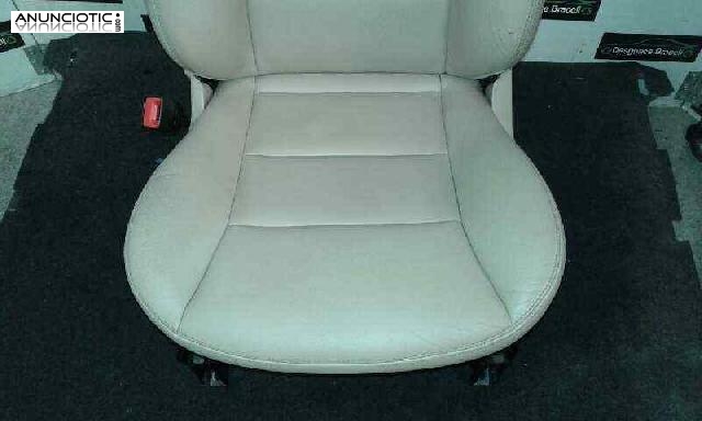 Asiento delantero izquierdo de 