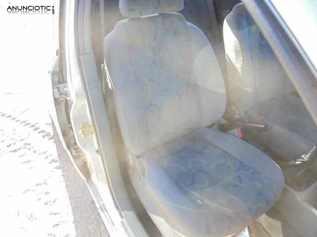 Asiento delantero derecho 3678593 