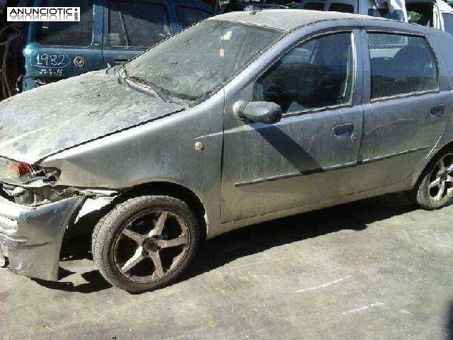 Piloto lateral derecho de fiat punto