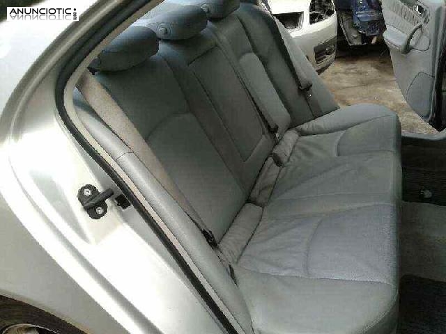 Asiento trasero medio de mercedes clase