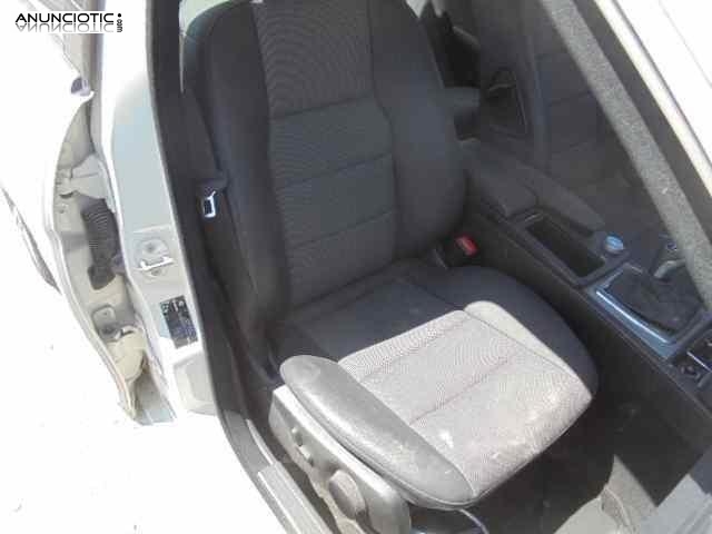 Asiento delantero derecho 3906901