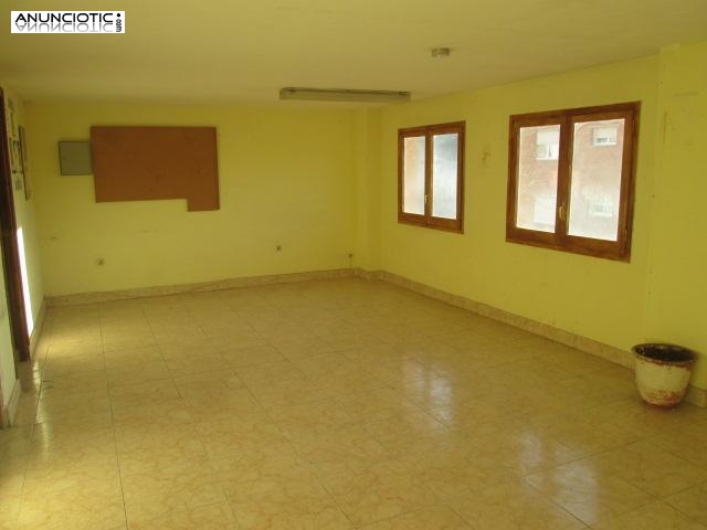 Local comercial y oficinas de 2 plantas y 200m