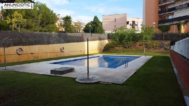 Se vende triplex reformado en la salut