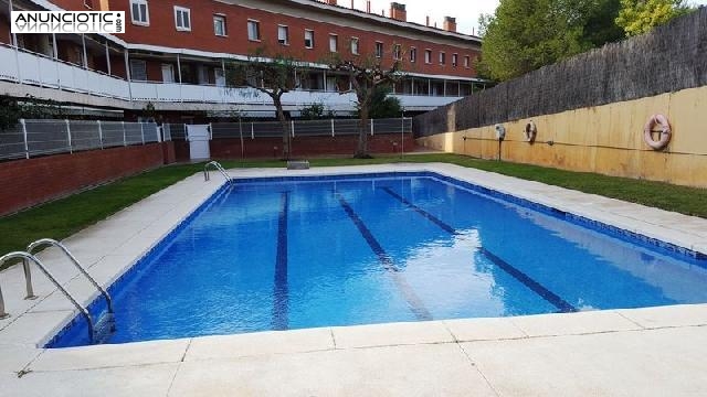 Se vende triplex reformado en la salut