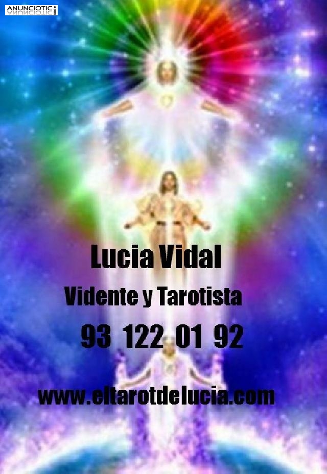 TAROTISTA VIDENTE DE NACIMIENTO. FECHAS Y DATOS EXACTOS. LUCIA