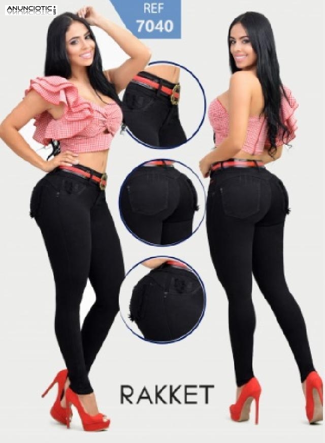 Destaca tu figura con pantalones levanta cola