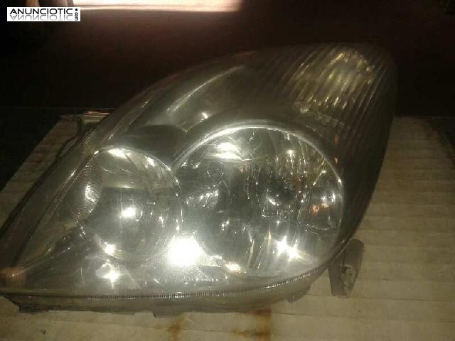 137783 faro toyota corolla verso 2.0