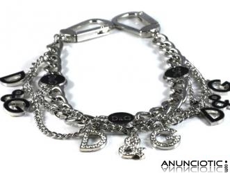 Accesorios: Tiffany, Chanel, Pandora