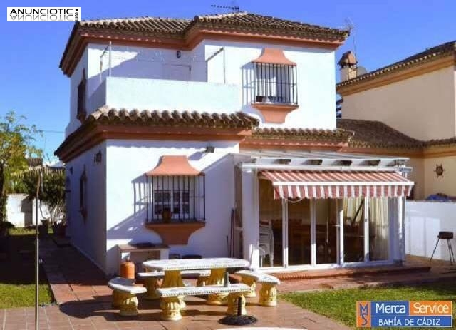 Chalet con parcela de 500 m2 y piscina