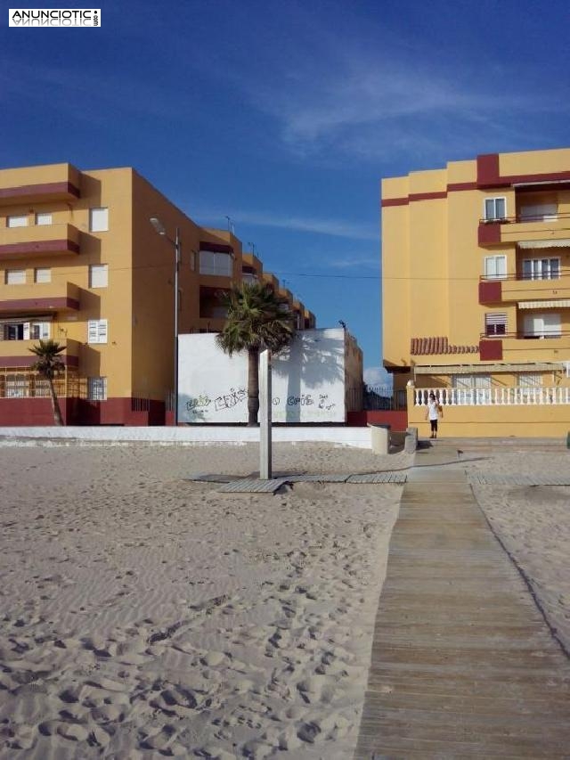 Se vende apartamento a pie de playa en barbate 