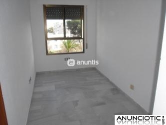 Se alquila magnífico piso en la zona más chic de Cádiz, con plaza de garaje 