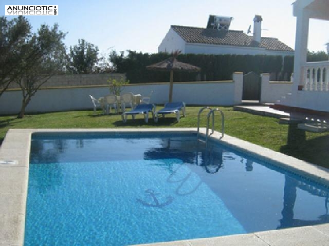 Chalet con piscina privada en tarifa