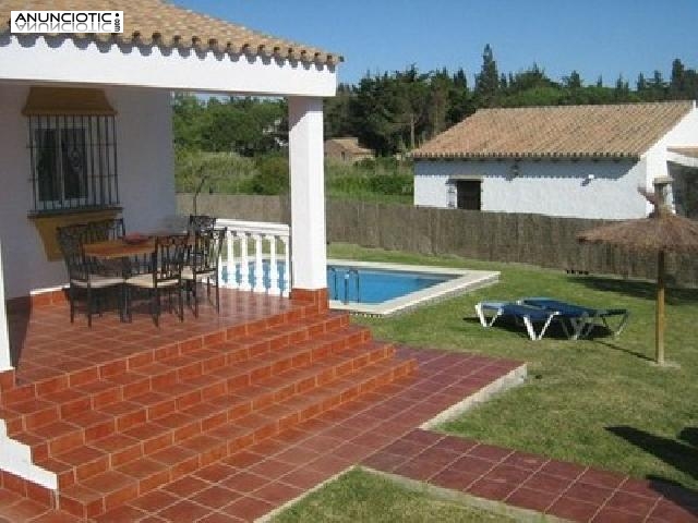 Chalet con piscina privada en tarifa