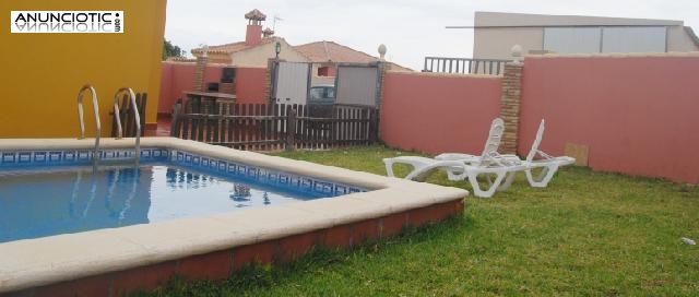 Chalet con piscina en chiclana