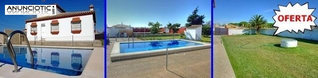 Chalet con piscina privada en chiclana