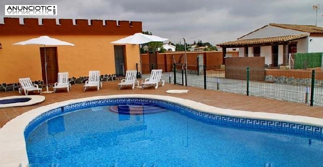 Chalet con piscina compartida en conil