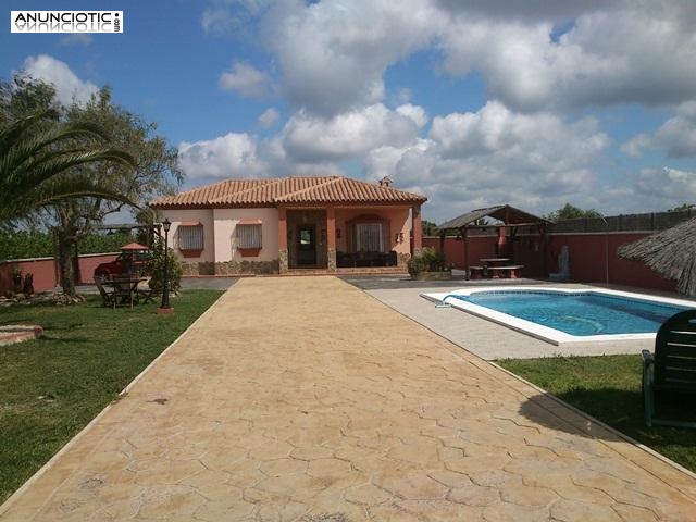 Chalet con piscina en conil