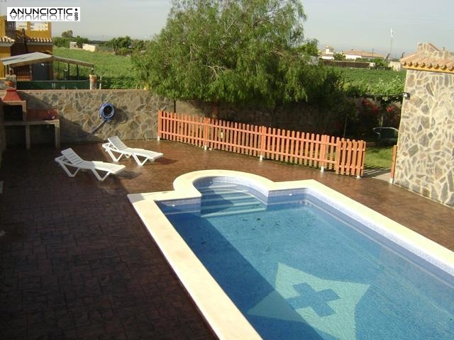 Casa con piscina privada en puerto de santa maria, el