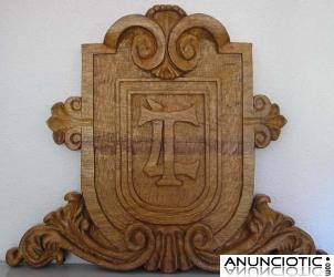 HERALDICA TALLADA EN MADERA