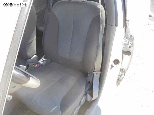 Asiento delantero izquierdo 3670386