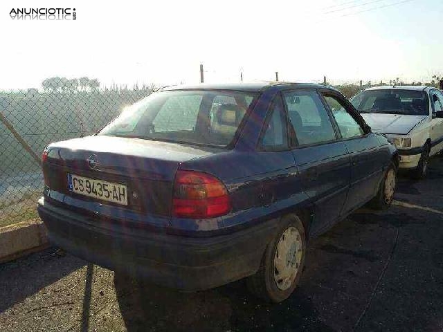 388906 faro opel astra f berlina básico