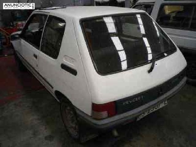 131021 faro peugeot 205 berlina 1.8