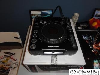 2x PIONEER CDJ-1000MK3 & 1x DJM-800 MIXER Pioneer HDJ-1000 DJ Headphones 
