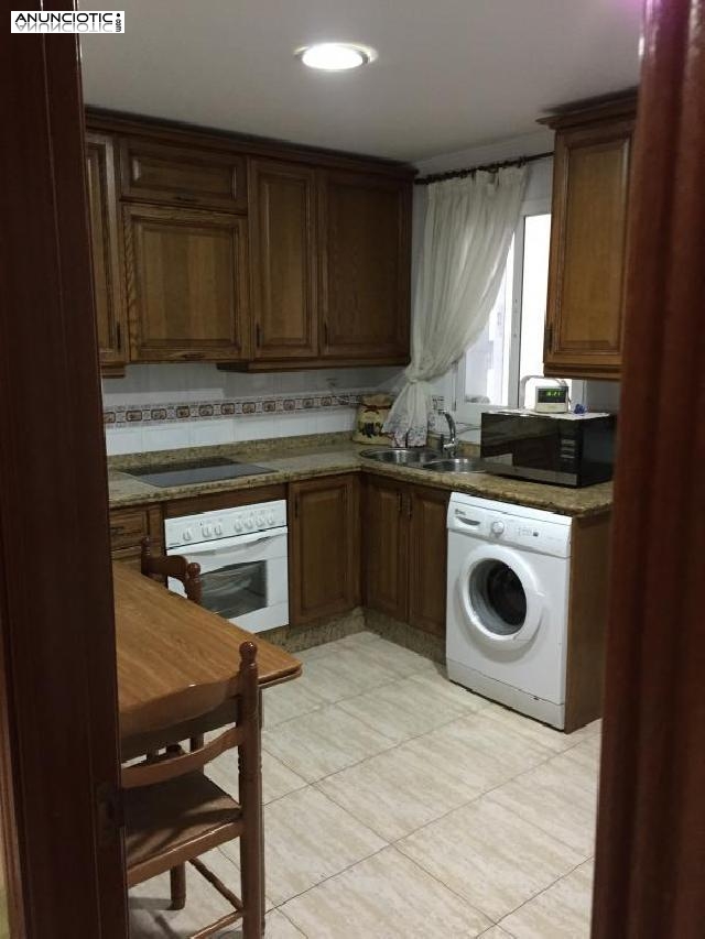 Oportunidad!!!se vende piso amplio de 5 dormitorios 2 garajes y dos baños