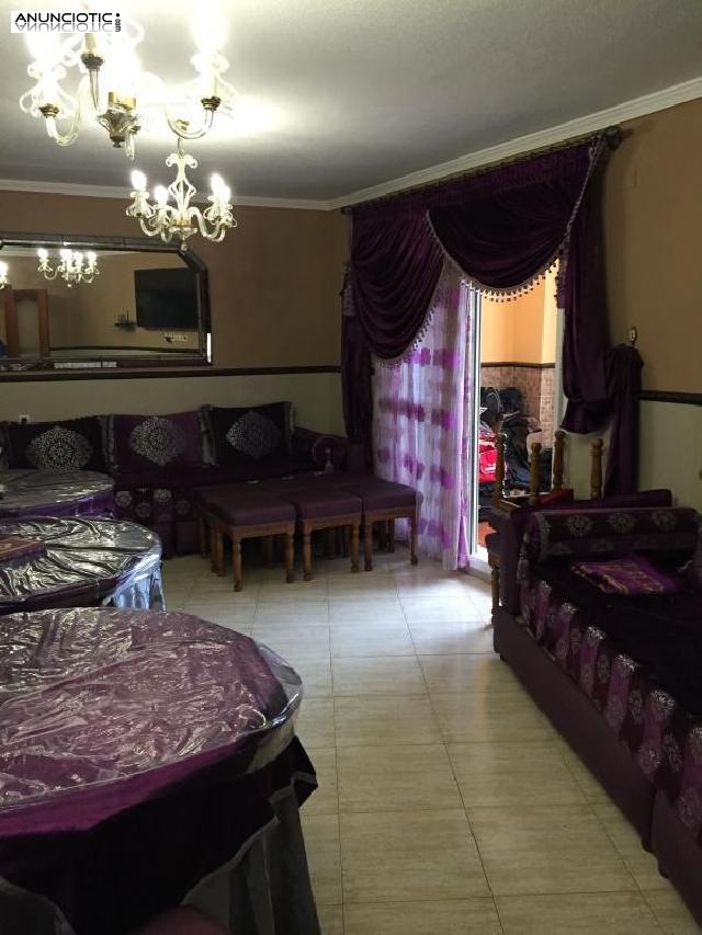 Oportunidad!!!se vende piso amplio de 5 dormitorios 2 garajes y dos baños