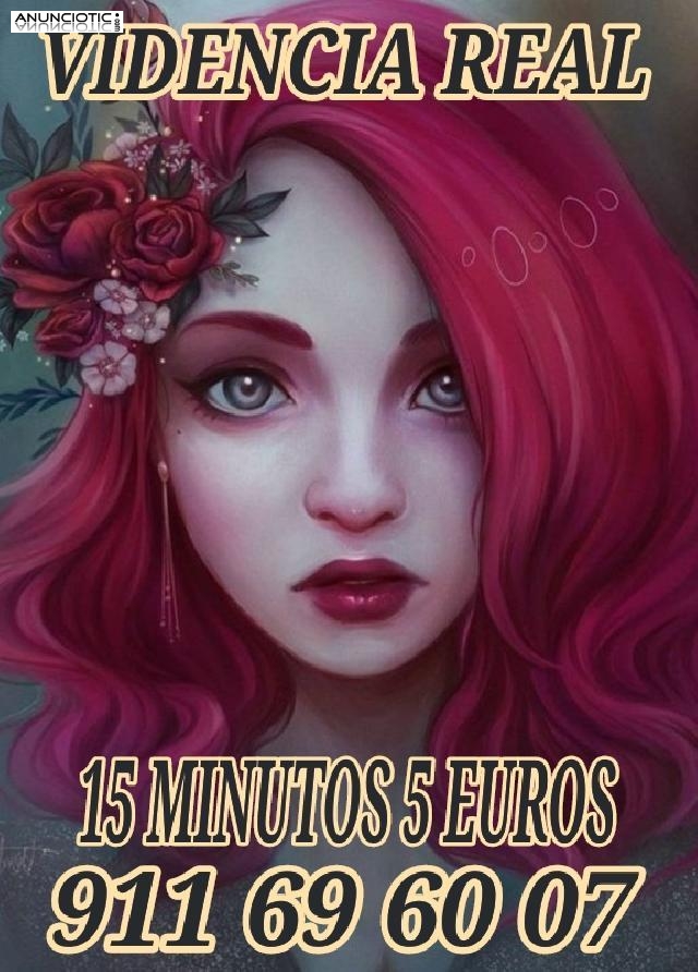 Tarot MIKAELA 15 MINUTOS 5 EUROS 