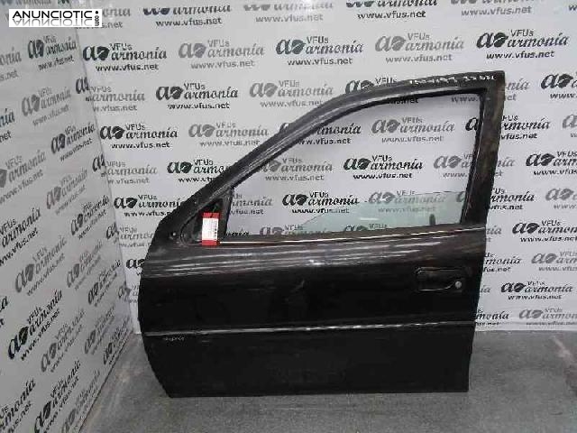 Puerta del. izq. de opel - vectra