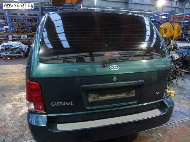 Puerta del. izq. de kia - carnival