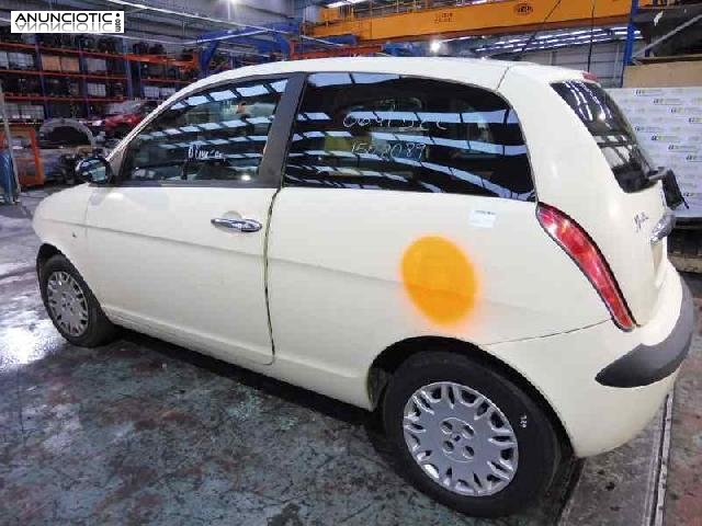 Paragolpes tra. de lancia - ypsilon