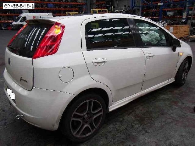 Capot de fiat - grande punto