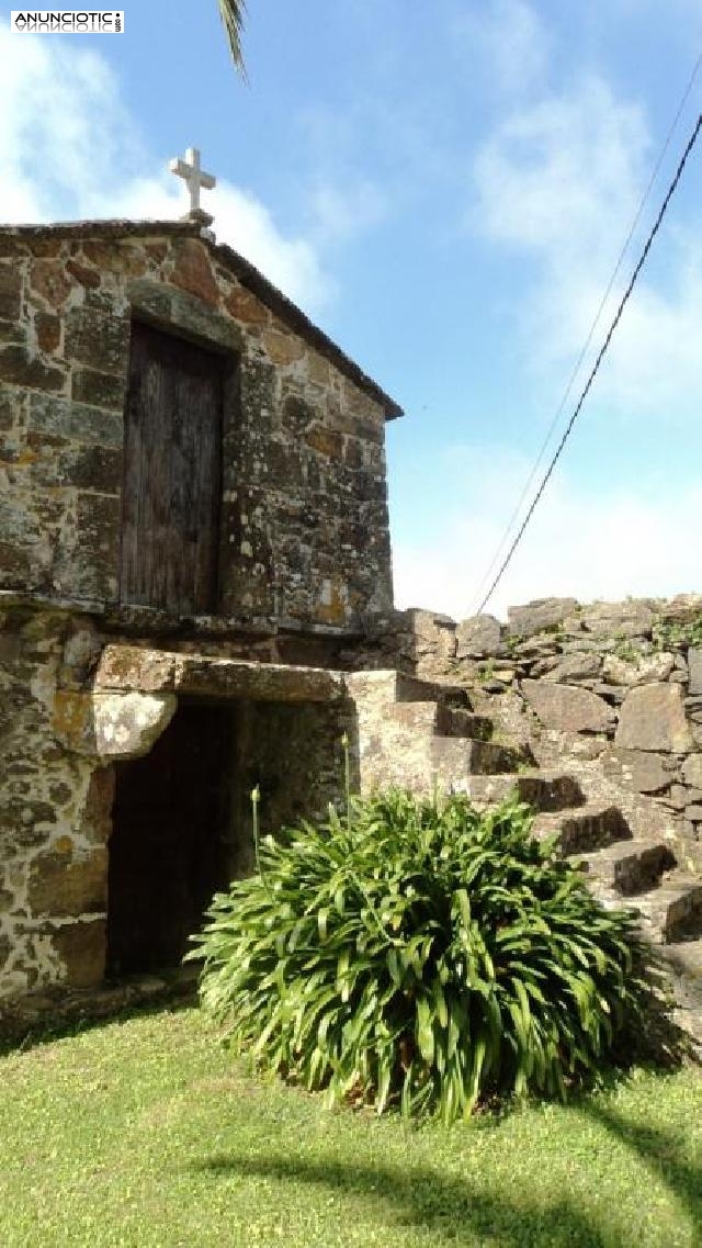 Se vende finca con casa para restaurar de piedr