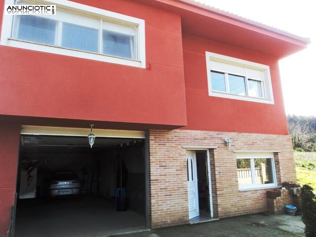 Se vende chalet con terreno zona de a laracha