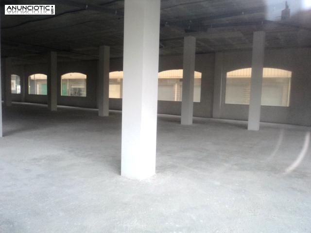 Se alquila bajo comercial 700 m2 diafano en lar 