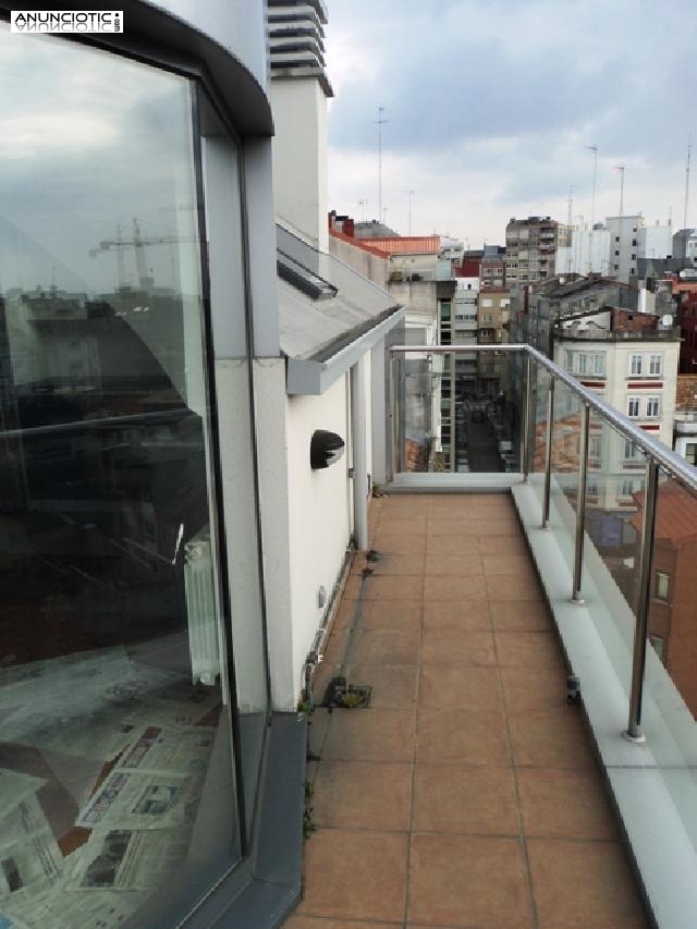 Se vende ático con terraza y exterior en zona 