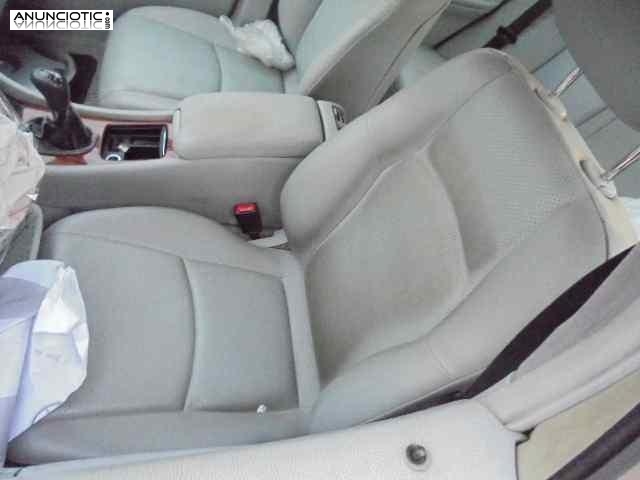 Asiento delantero izquierdo 3543035