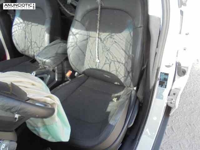 Asiento delantero izquierdo 3491615