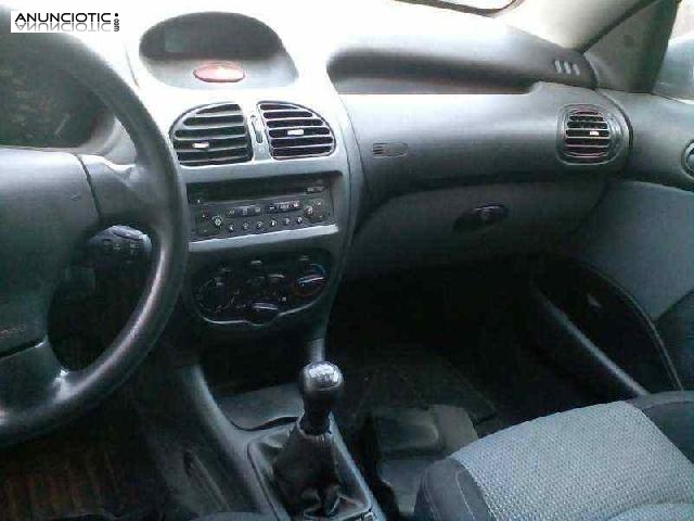 Salpicadero de peugeot - 206.