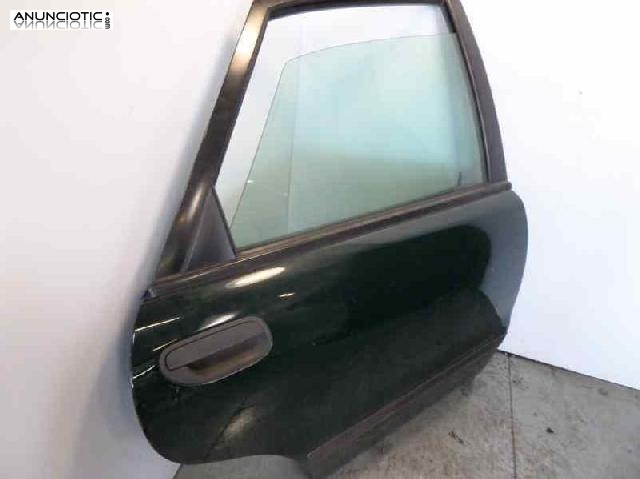 Puerta trasera derecha de volvo - s40