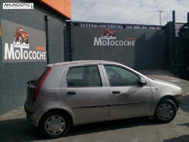 Puerta trasera izquierda de fiat - punto