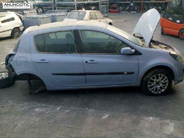 Porton trasero de renault - clio