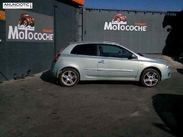 Bombin porton trasero de fiat - stilo