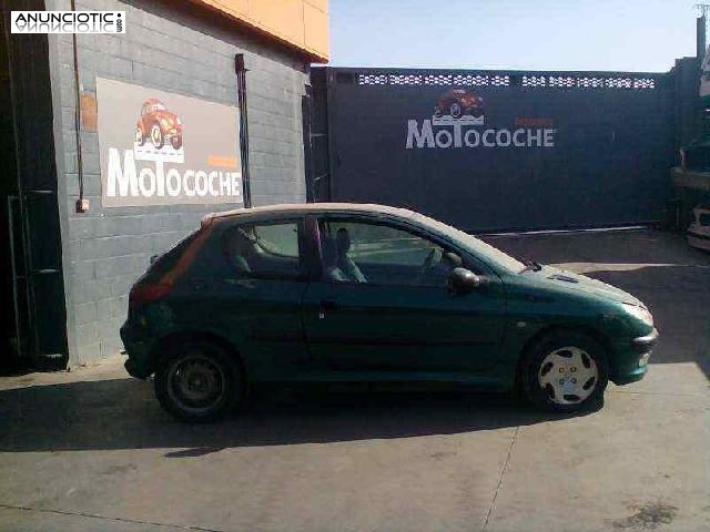 Bombin porton trasero de peugeot - 206