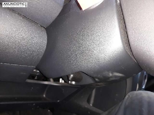 697683 columna toyota yaris active